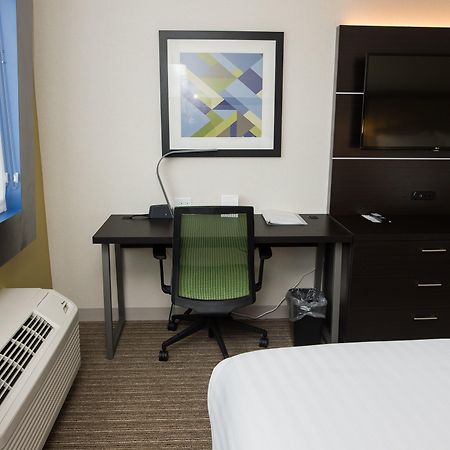 Holiday Inn Express & Suites - Marietta By Ihg Exterior photo