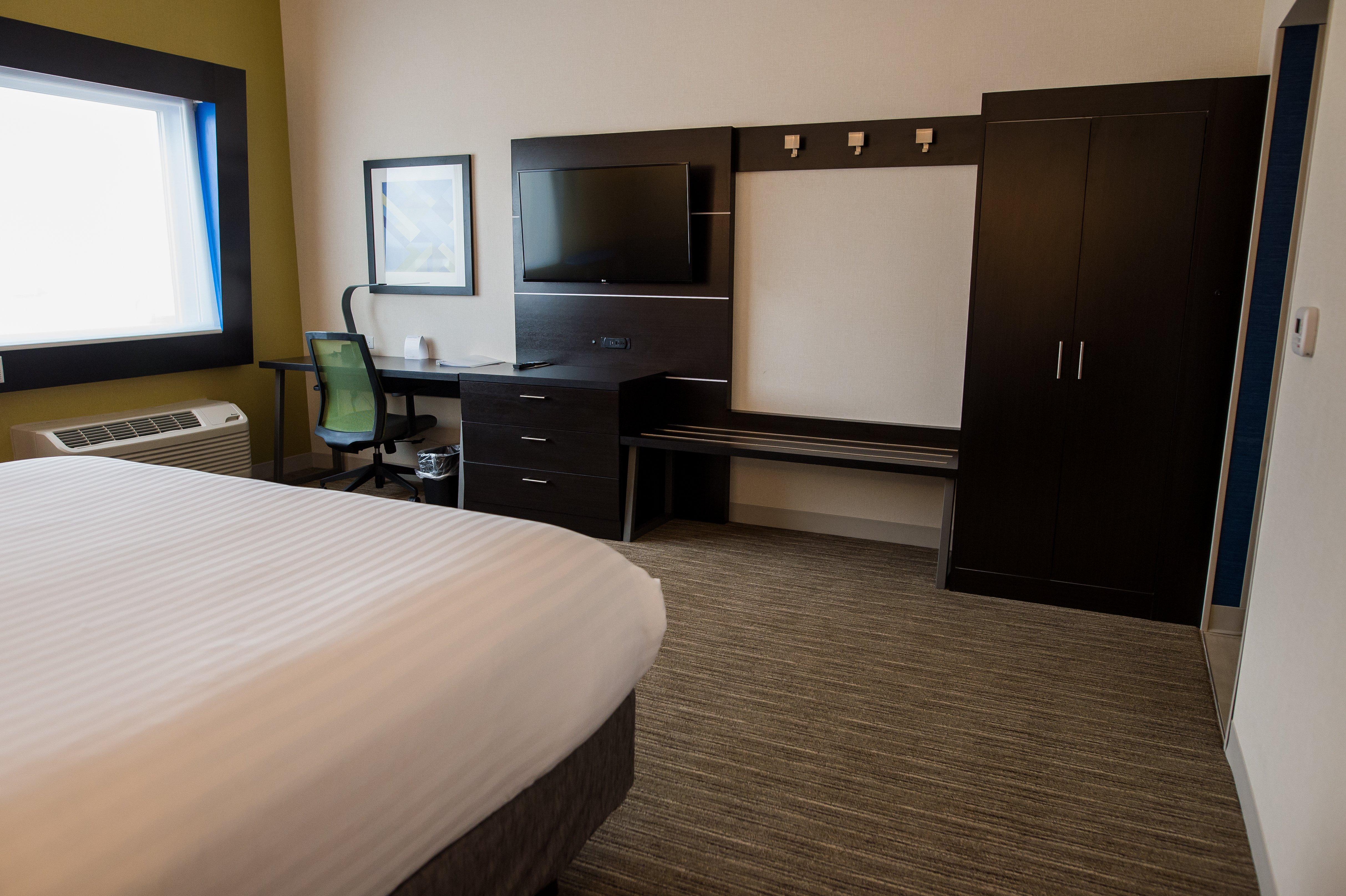 Holiday Inn Express & Suites - Marietta By Ihg Exterior photo